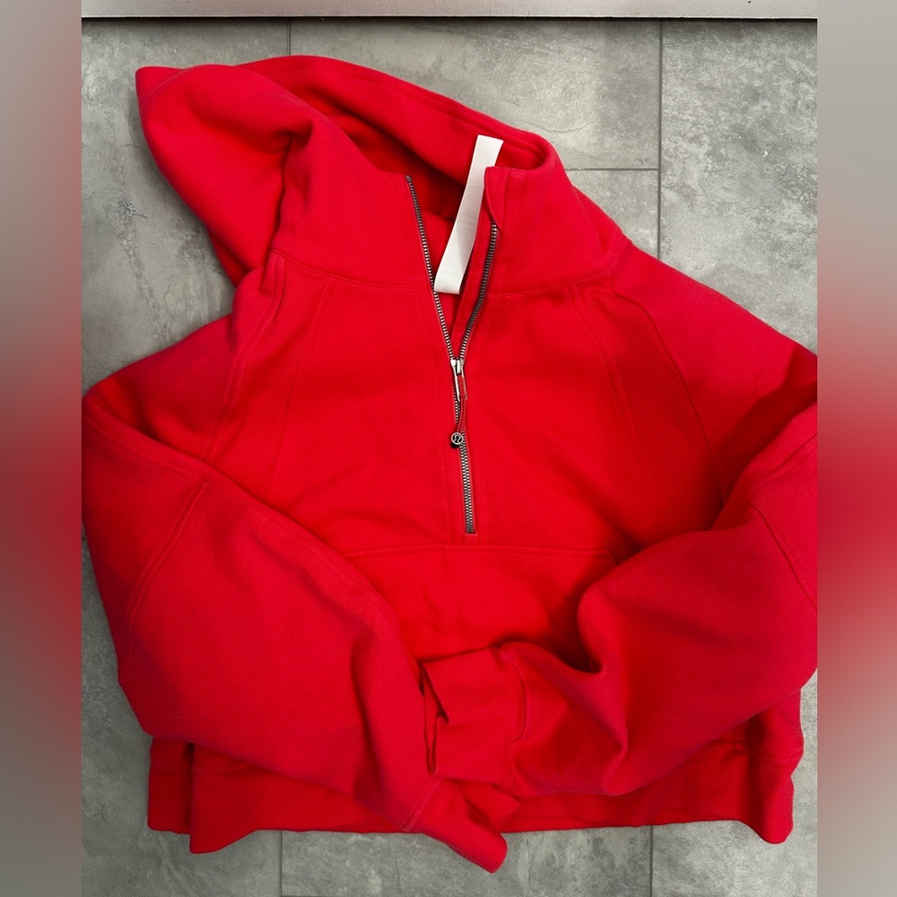 Lululemon Crop Scuba, size M/L, in Lipstick